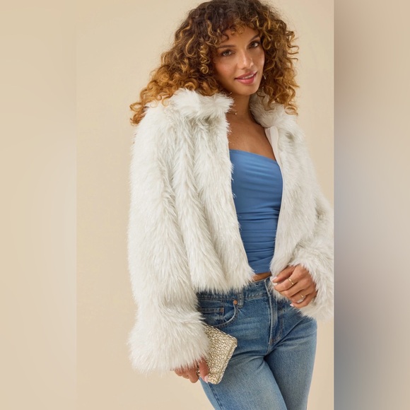 Altar'd State Jackets & Blazers - Altar'd State Ivory Shimmering Faux Fur Teddy Jacket with Plush Collar